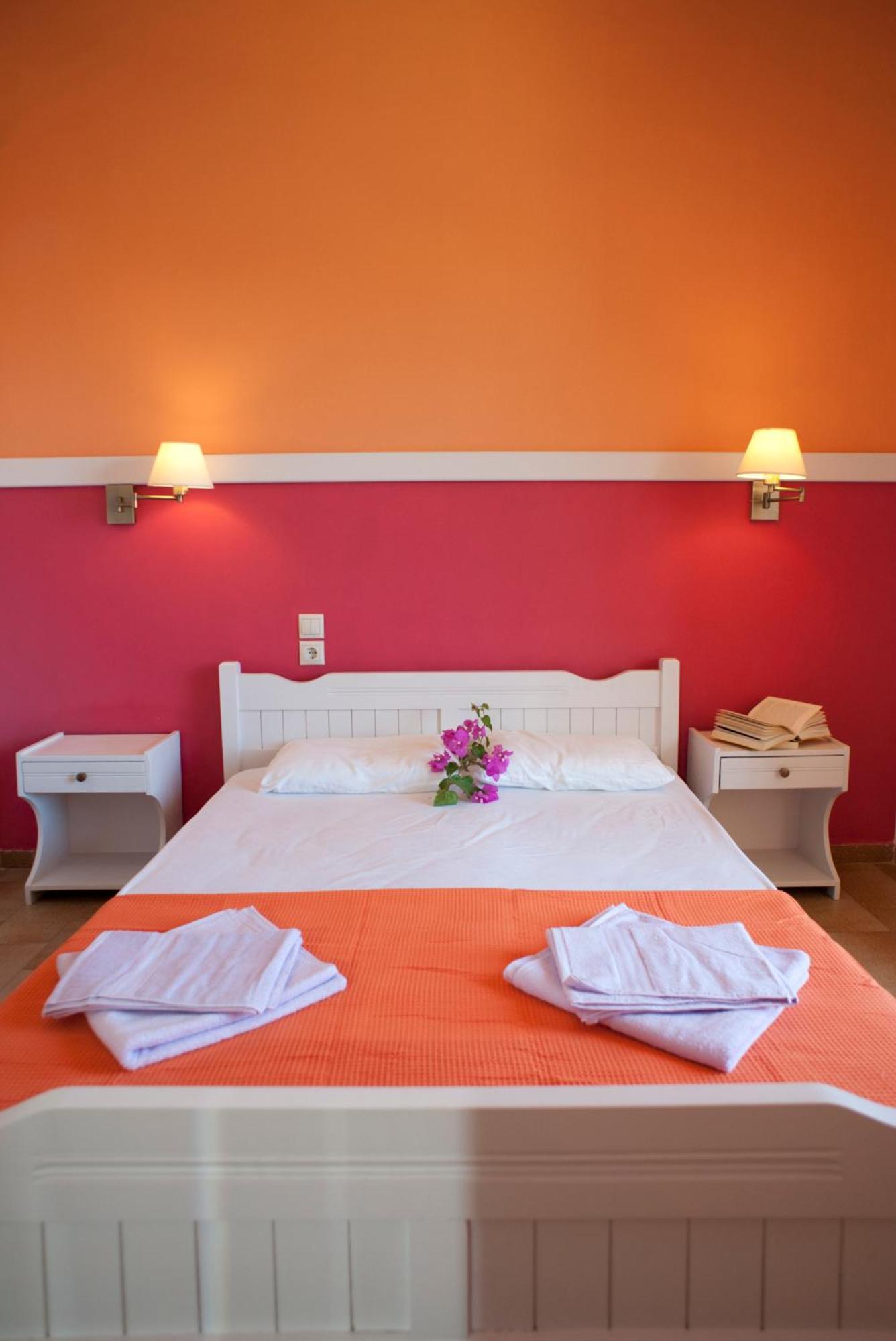 Nikolas Suites カト・ダラトソ 部屋 写真