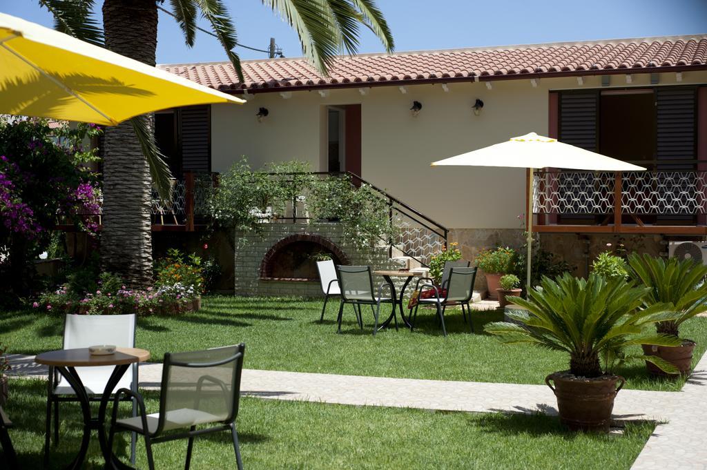 Nikolas Suites カト・ダラトソ 部屋 写真
