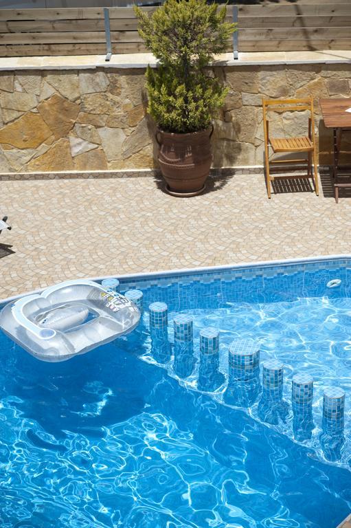 Nikolas Suites カト・ダラトソ エクステリア 写真